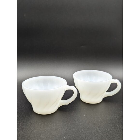 1960's Vintage Pair of Anchor Hocking Fire King Swirl Pattern Coffee Tea Cups - Picture 2 of 5